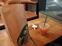 冰摇桃桃绿茶-星巴克(成都龙湖三千集店)