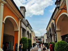 -佛罗伦萨小镇广佛名品奥特莱斯(疏港路店)