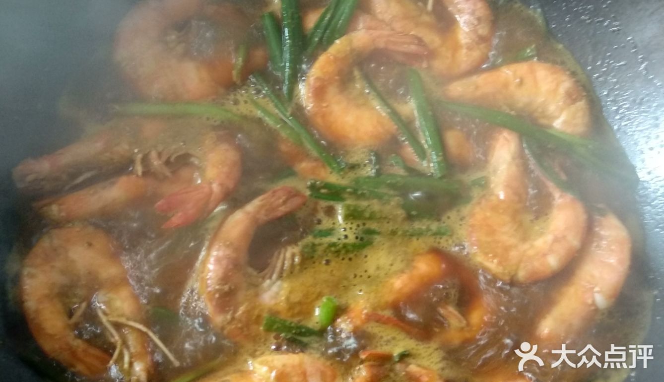 调料:食用油、香葱、生抽、老抽、料酒 步骤