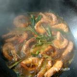 调料:食用油、香葱、生抽、老抽、料酒 步骤