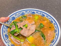 -爆炸头阿姨小四川正宗川味小吃(无任何分店)