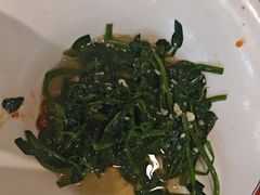 -有红鸡毛店·川菜(建设路店)