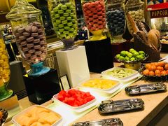 自助取餐区-大中华希尔顿酒店-念自助餐·嗨啤·小龙虾
