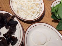 -纳鲁孜·新疆特色餐厅(上海悦荟广场店)