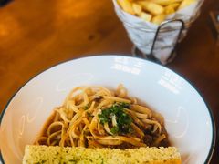 肉酱面-COMMUNE幻师(鎏嘉码头店)