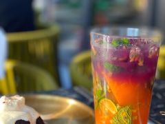 梦幻星空蝶豆花百香果绿茶-The Rug Cafe(王府中环店)