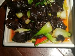 葱爆木耳-天山醉美辣子鸡(文艺路店)