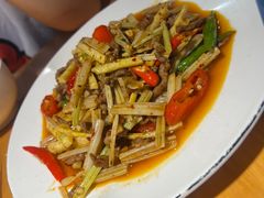 -大众跷脚牛肉馆·非遗传承单位(峨眉山店)