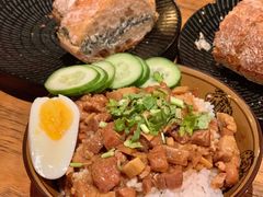 温泉蛋卤肉饭-Let's Taipei 非常烘焙(太古里店)