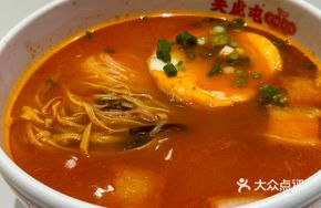 Red Sour Soup Fried Egg Noodles