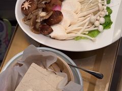 -左庭右院鲜牛肉火锅(金山万达店)