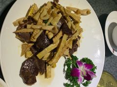 黄金笋炒黄牛肉-起源小厨·水席·炒菜(洛邑古城店)