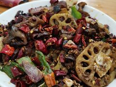 干煸肥肠-钟云山鲜鱼蛋