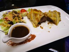 新派惠灵顿牛扒-赫帝拉航空主题餐厅(南宁店)
