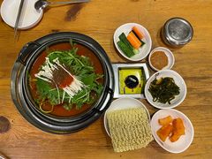 土豆排骨火锅-喇喇排骨火锅·传统韩式脊骨汤(望京西园总店)