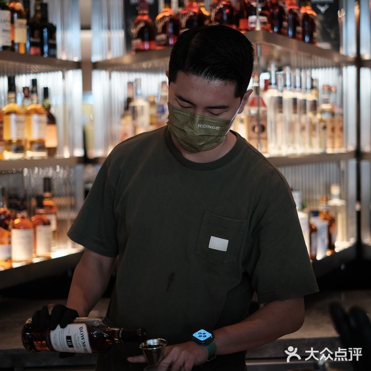 深圳新店|藏在万象天地超有氛围的餐酒吧