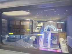 -嗨贝天地亲子乐园 · 生日派对·VR对战(万象城店)