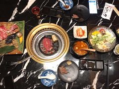 -山川小町·极番烧肉(新地假日广场店)
