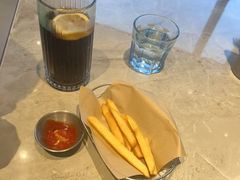 -必胜客(尹山湖歌林公园店)