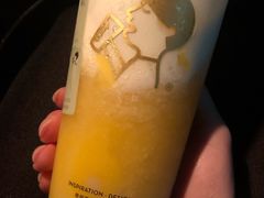 -喜茶(上海打浦桥日月光gelato lab+店)