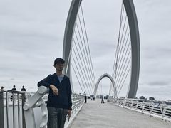 -南京眼步行桥