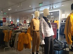 -H&M(天一广场店)