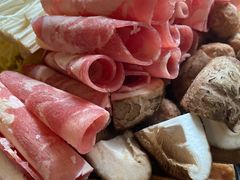 部队锅-MI WU FACTORY米屋美食工厂餐厅(绿地店)