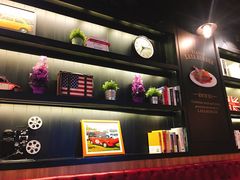 -拉亚汉堡经典餐厅(商城路店)
