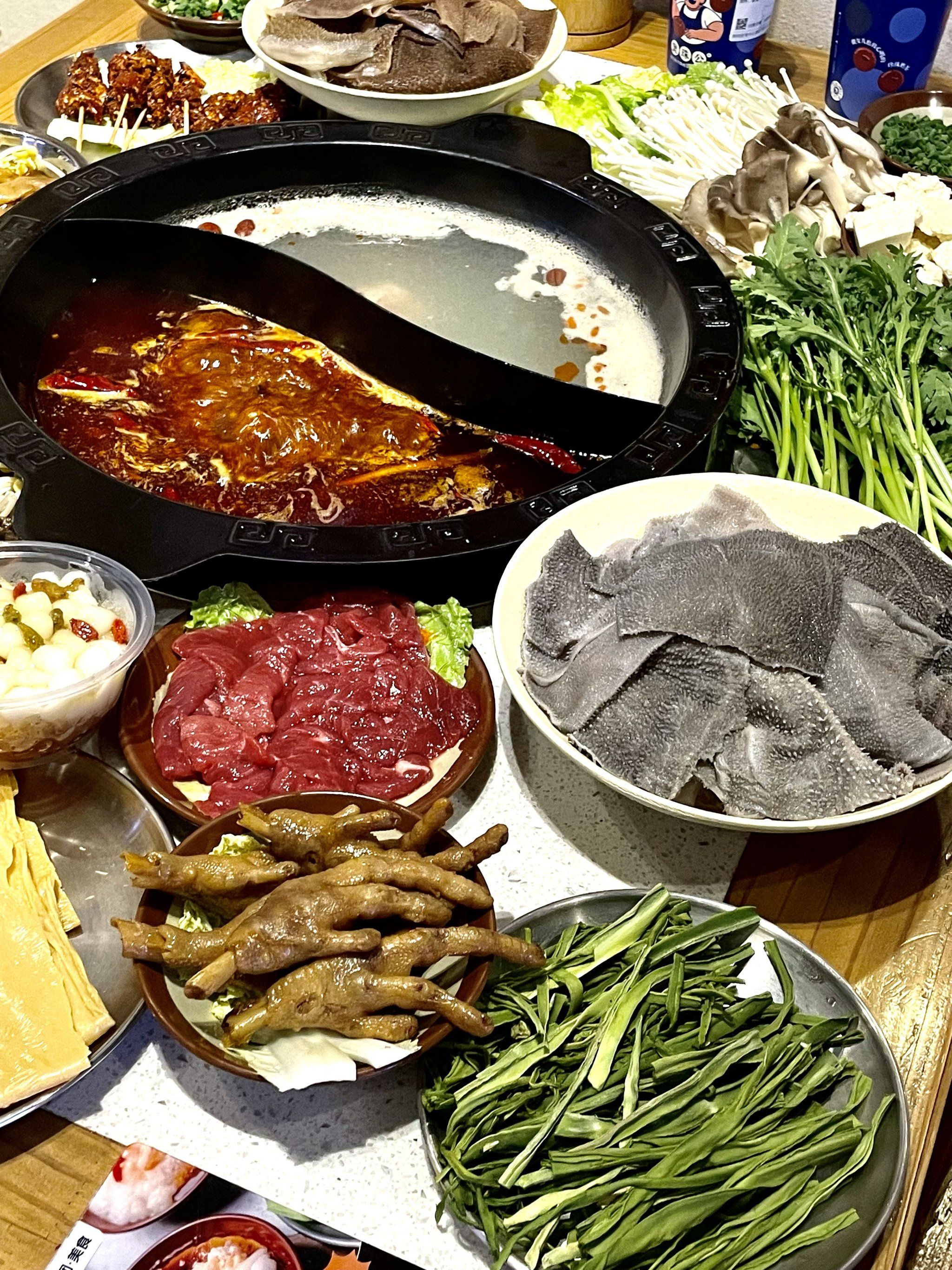 红山重庆印象老火锅,人气爆棚