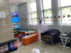 -茂菊口腔连锁(浦东南路店)