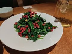 果仁菠菜-伊喜饺子·烤鸭(五道口学院路店)
