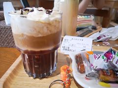 -藏猫猫咖啡主题馆(中央大道店)