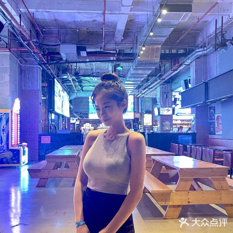 上海探店🏀可以打棒球看体育赛事的美式餐吧