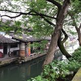 位于黄酒博物馆附近，环城北路上，无意间在那边停了下车