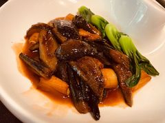 葱烧海参配乌米菌-鲁采LU STYLE(新天地店)