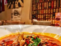 -临界音乐酒馆·小龙虾·江湖菜(华熙LIVE·鱼洞店)