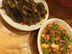 -帅巴人舅母子腊蹄民俗村