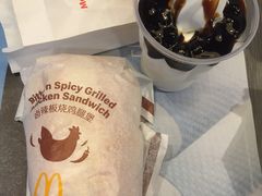 卤辣板烧鸡腿堡-麦当劳(东急新天地店)