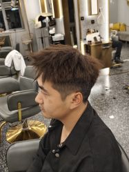 -即型男士理发工作室