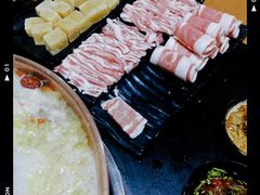 -果松木炭酸菜铜火锅·外婆参鸡汤