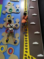 -蹦贝运动中心·蹦床·攀岩·闯关(龙岗店)