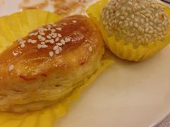 榴莲酥&nbsp;韭菜圆子-水上明月·湖景餐厅