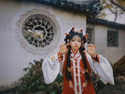 -一揽芳华汉服旗袍体验馆(拙政园店)
