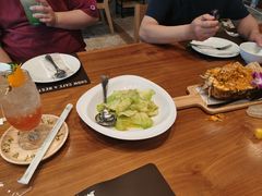 -Chom Cafe and Restaurant