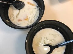 -志龙皇冠吃货椰子铺