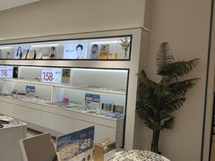 -J-Optical佳视明眼镜·蔡司视觉(青岛金茂览秀城店)