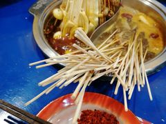 -马路边边串串香(涑河南街店)