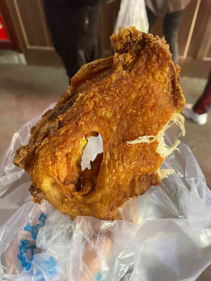 秦氏环球炸鸡(解放北路店)-"在本溪火车站等车 听说好久的炸鸡腿 95