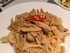 -赶海部落海鲜城(海阳路店)