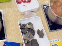-杨老板·海鲜集市火锅·鲜切牛肉(中防万宝店)